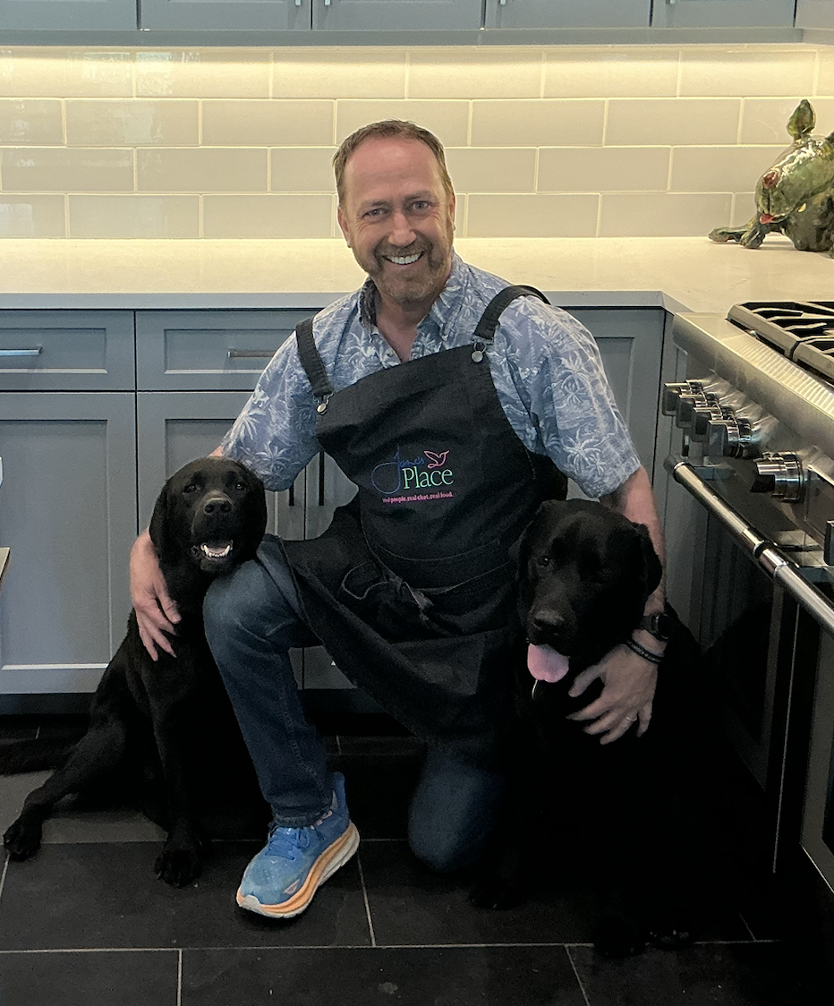 Erick Mueller Headshot